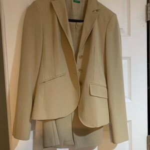 Beige skirt suit, no iron material